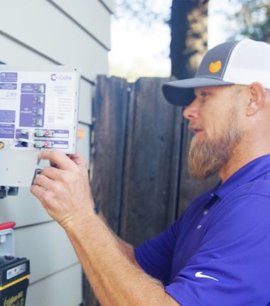 Twin Valley technician doing free internet installation